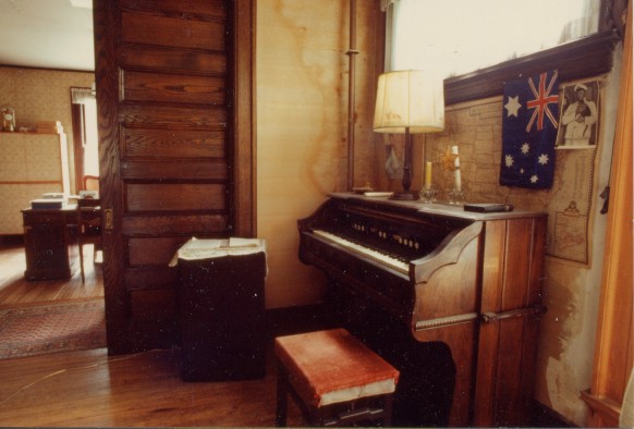Parlor organ in living room